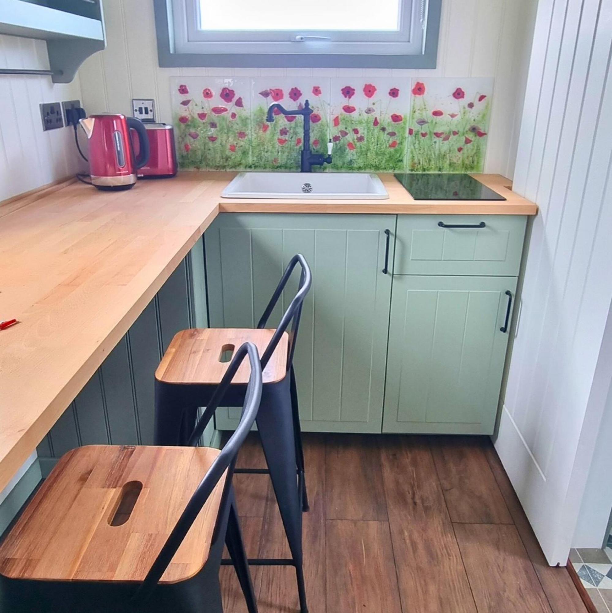 Wild Meadow Huts Villa Doolin Bilik gambar