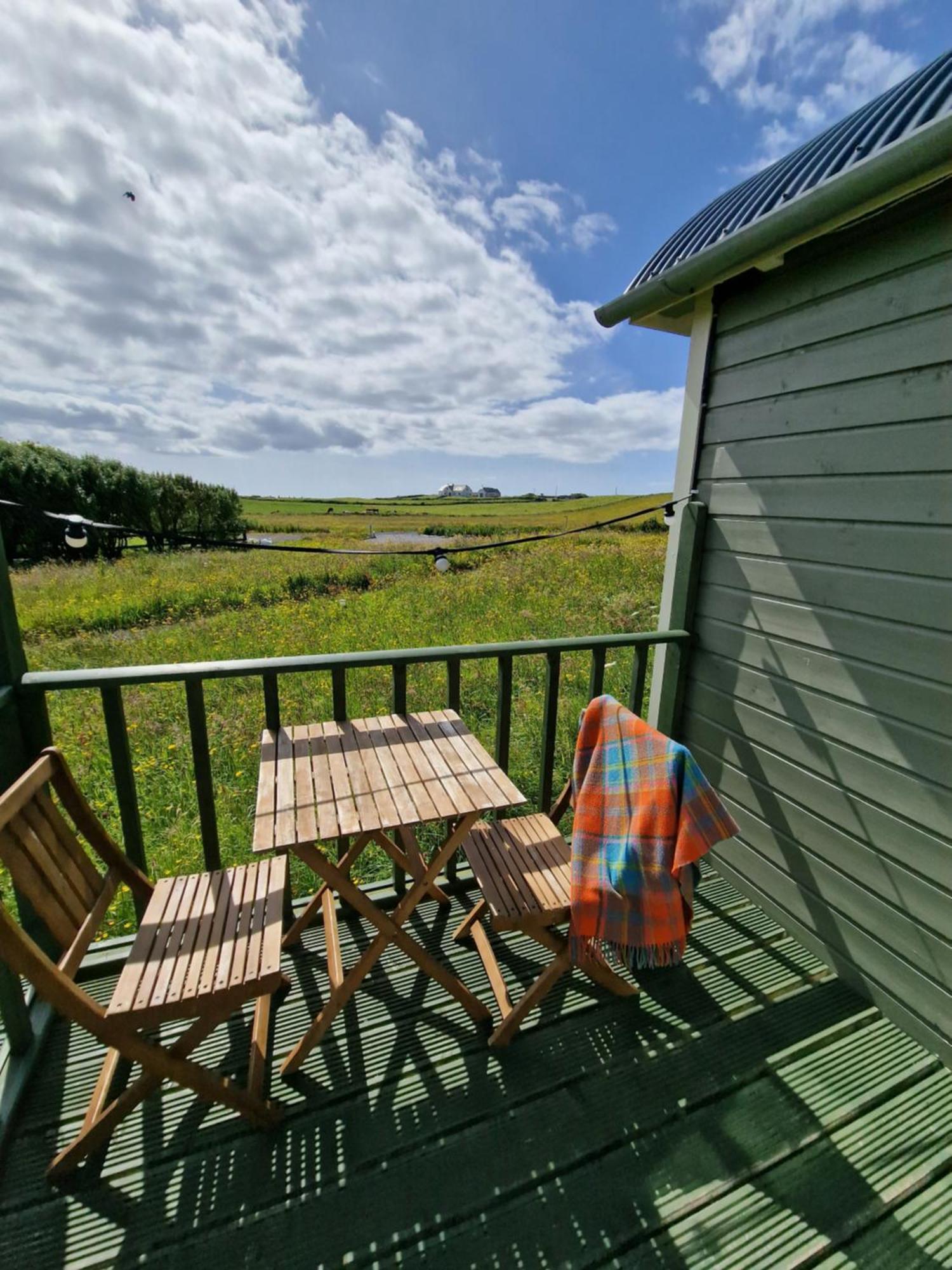 Wild Meadow Huts Villa Doolin Luaran gambar